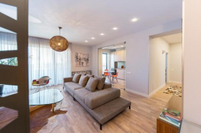 The Shades of Grey-Tranquil 4th-Floor Apartment Baneasa Area